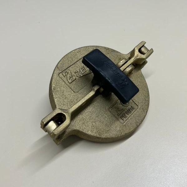 Base para descarga selada latão 4″ – Zeppini